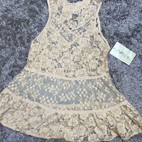 Cream Lace Top - Picture 2 of 6